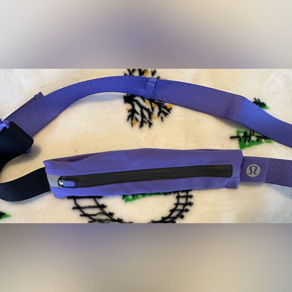 NWOT - Lululemon Running Belt Bag